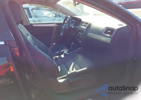 2013 Volkswagen Jetta 2.5L Se z USA, uszkodzony, nr VIN 3VWDP7AJ9DM302822